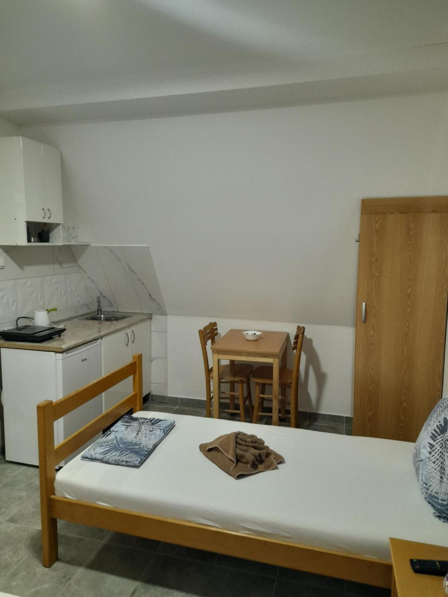 Libero Apartmani Surcin Экстерьер фото