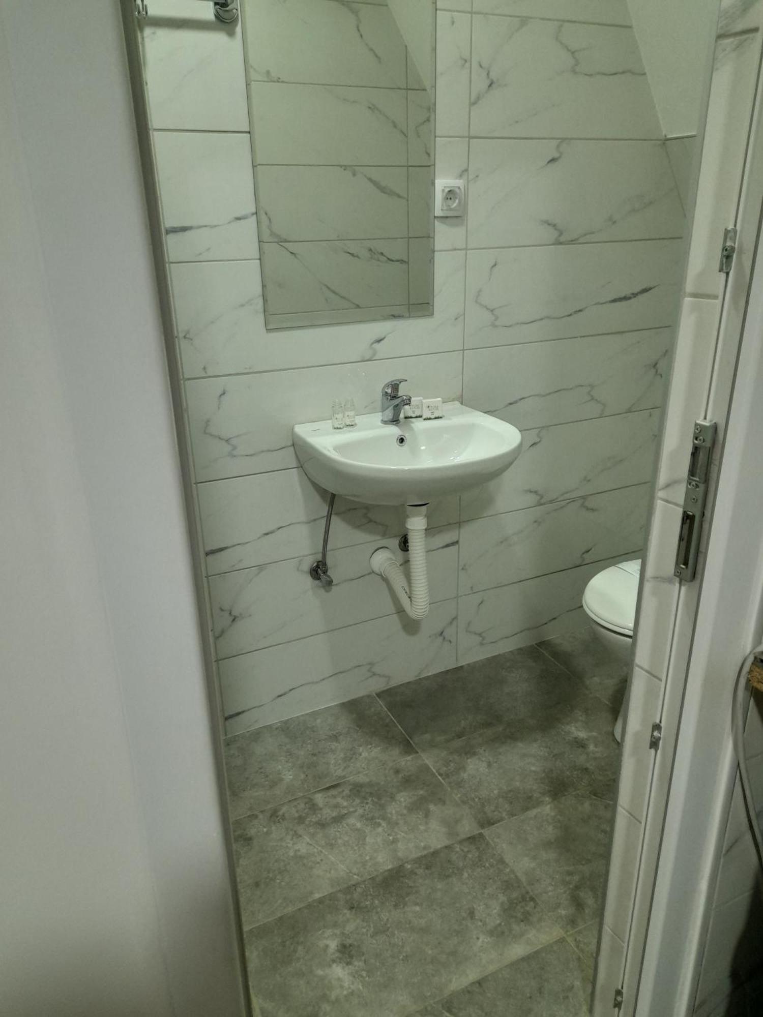Libero Apartmani Surcin Экстерьер фото