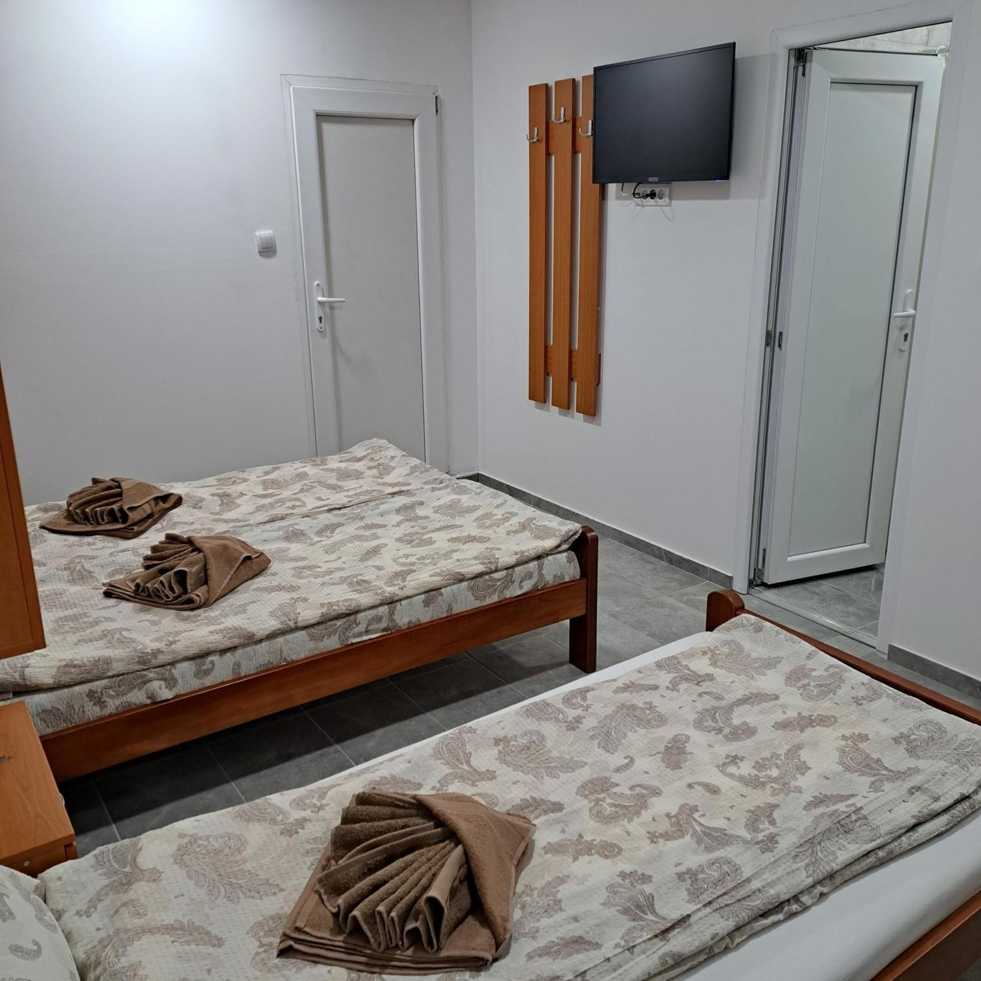 Libero Apartmani Surcin Экстерьер фото