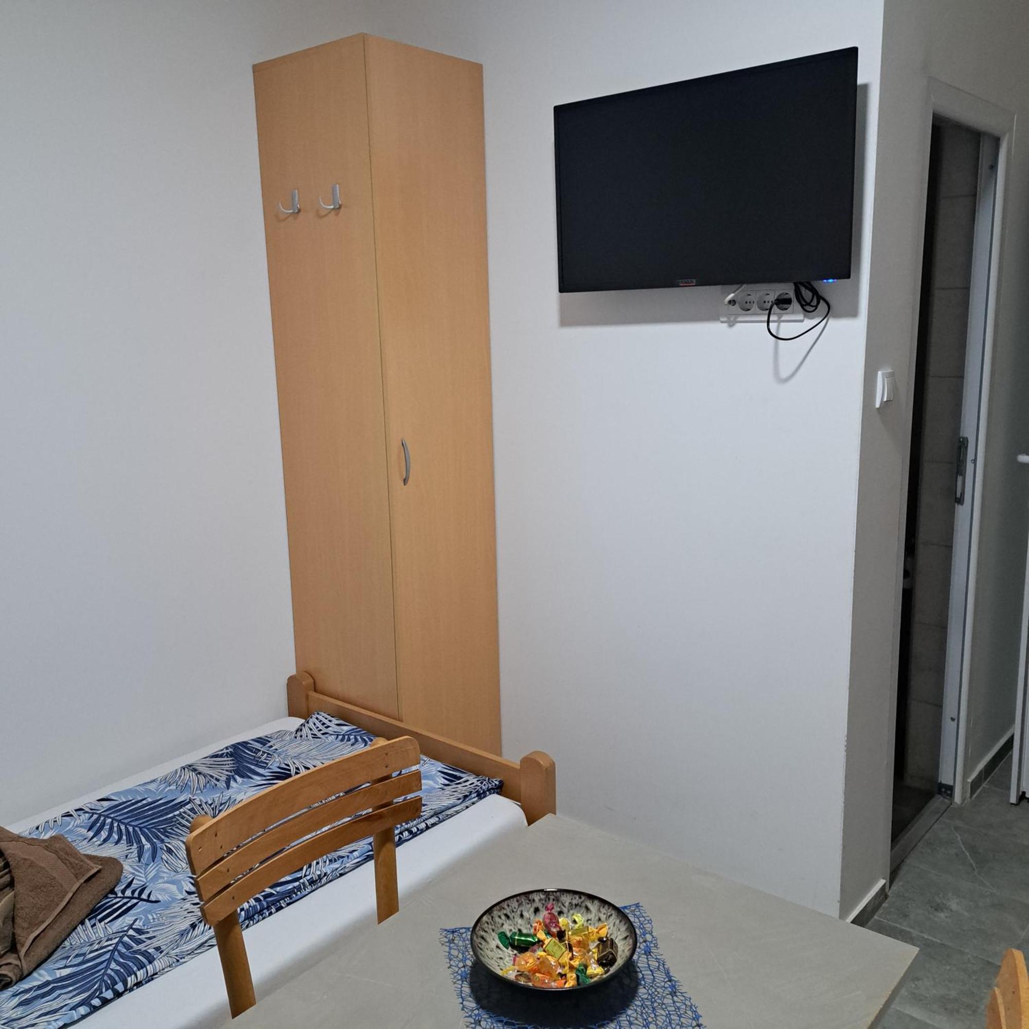 Libero Apartmani Surcin Экстерьер фото