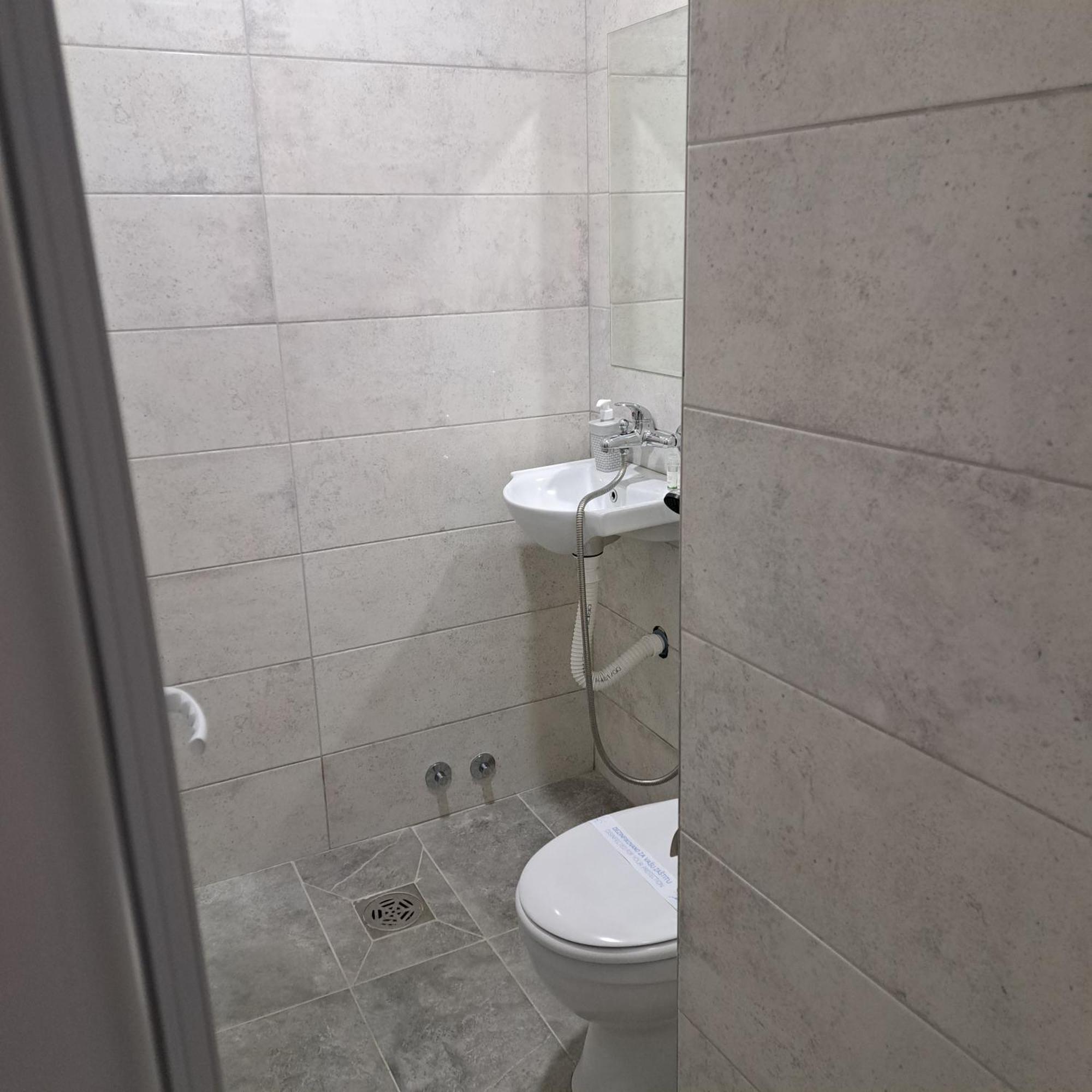 Libero Apartmani Surcin Экстерьер фото